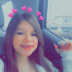 Meet your Posher, Roxana